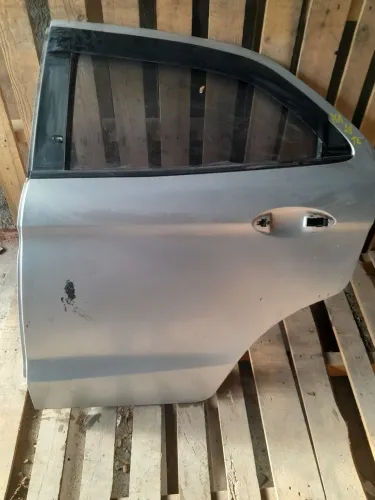 Porta traseira esquerda ford ka 2018