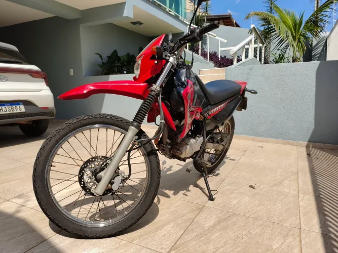 Yamaha XTZ 125 Vermelha 2014/2014 - Único Dono / Quitada