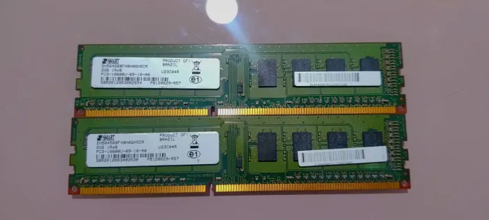Memória RAM 4GB DDR3 (2 pentes de 2GB)