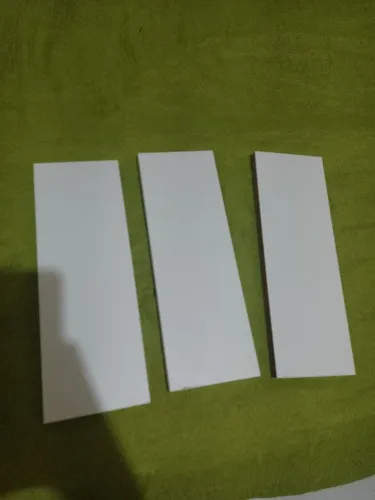 Vendo prateleiras 3 o kit acompanha os parafusos estão novas não entrego