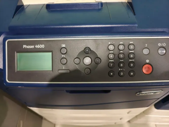 Vendo impressora corporativa Xerox Phaser 6700 colorida 
