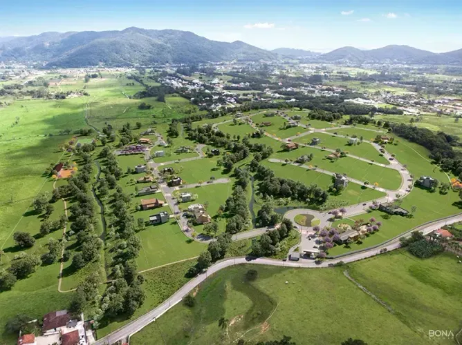 Terreno de esquina com 1078 metros quadrados | Condomínio Villa da Imperatriz - Santo Amar