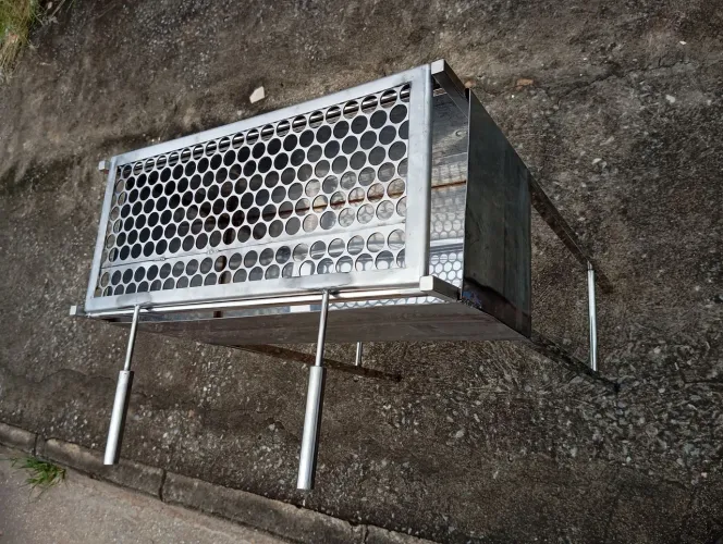 Churrasqueira em aço inox sobre medida