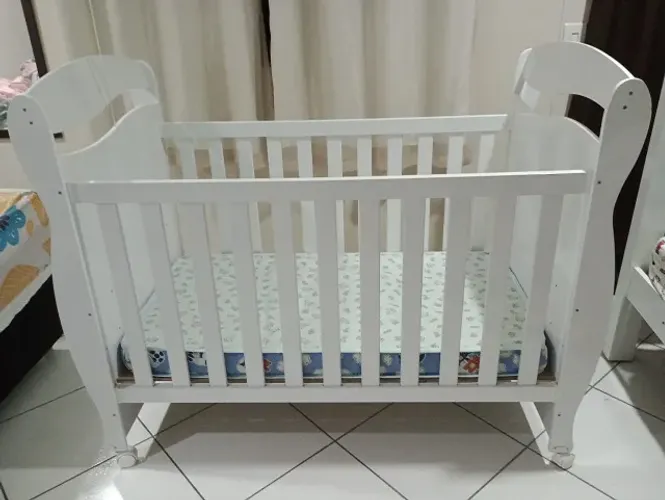 Berço com colchão