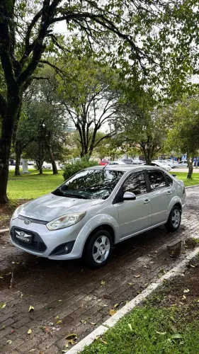 Ford Fiesta Sedan SE 1.6 8V Flex 4P 2014