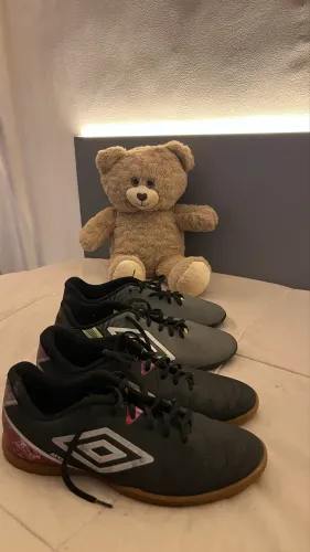 Vendendo chuteiras society?s da umbro (1 replica e 1 original)