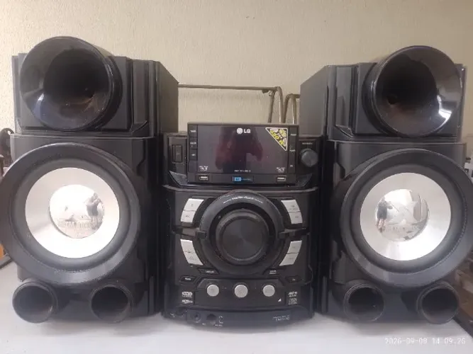 Mini System LG CM7420 650W RMS - Pouco Uso / Leitor CD 100% / Impecável