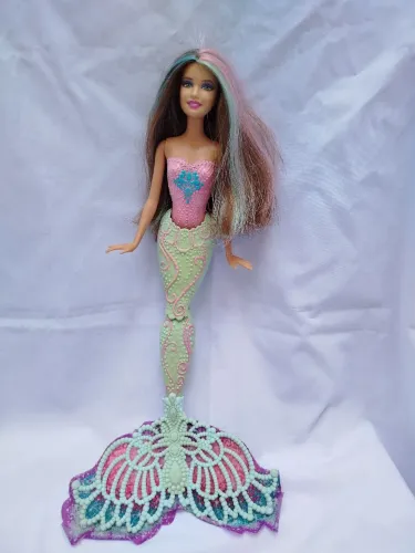 Boneca Barbie Sereia Cores Mágicas 