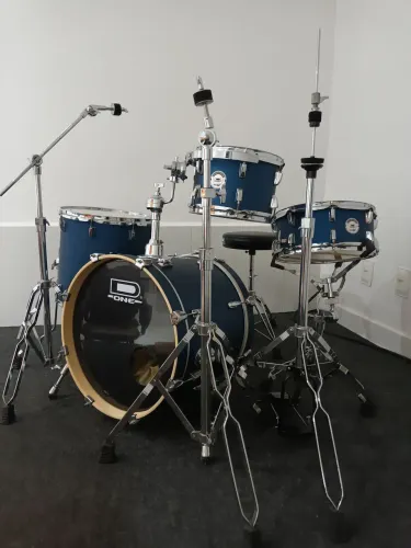 BATERIA SEMI NOVA R$ 4.700,00