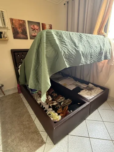 Cama com cabeceira