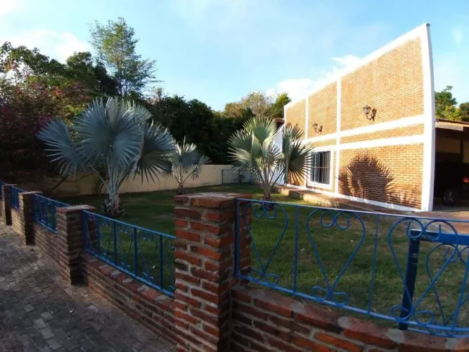 Aluga-se Casa no Condomínio Fazenda Real