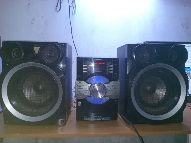 Som Panasonic 830 w