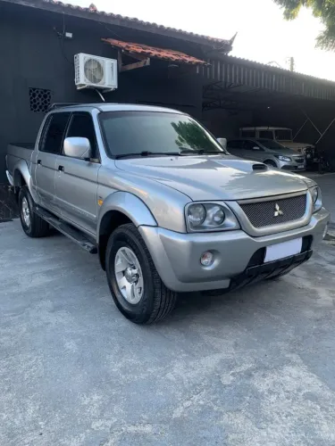 Mitsubishi L200 GLS 2.5 4X4 CD Diesel 2004
