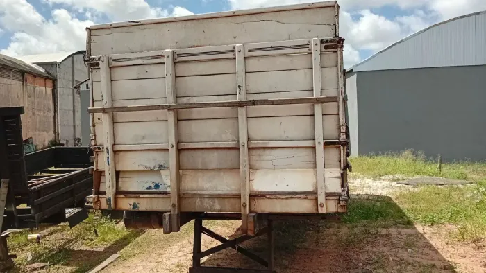 Carroceria graneleira