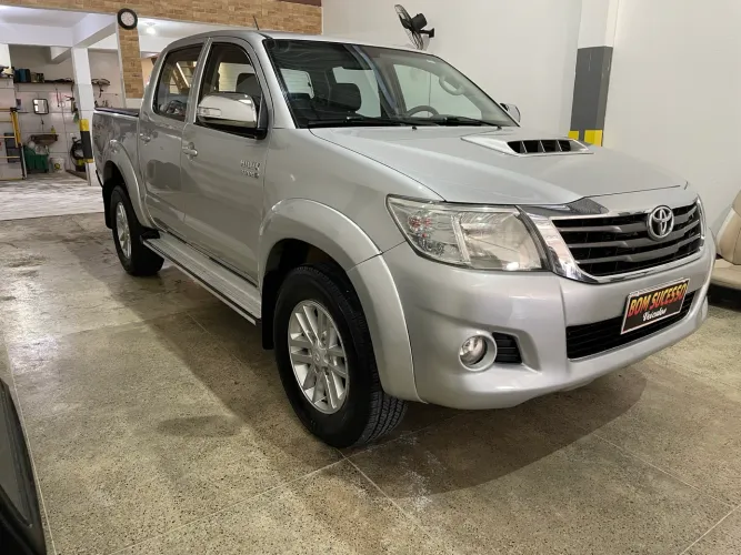 Toyota Hilux CD SRV D4-d 4X4 3.0 TDI Diesel AUT 2014
