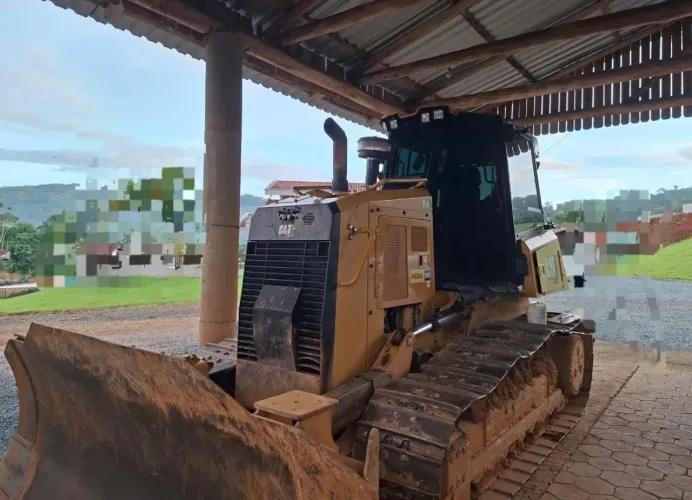 Trator de Esteira Caterpillar D4 ano 2020 com 6.800 horas, em SC