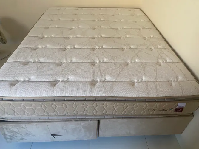 Cama Box Queen