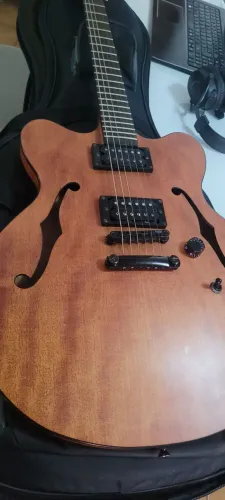 Guitarra hofner mohogany