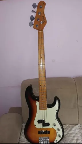 Baixo Tagima TW65