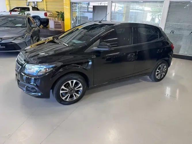 Chevrolet Onix Hatch LTZ 1.4 8V Flex Power Aut. 4P 2016