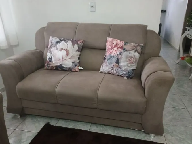 Sofá semi novo