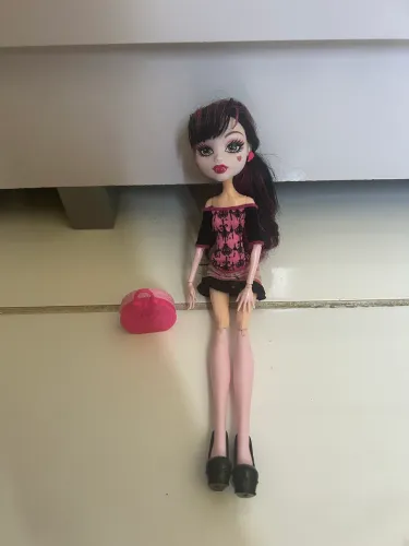Boneca Draculaura Scaris 