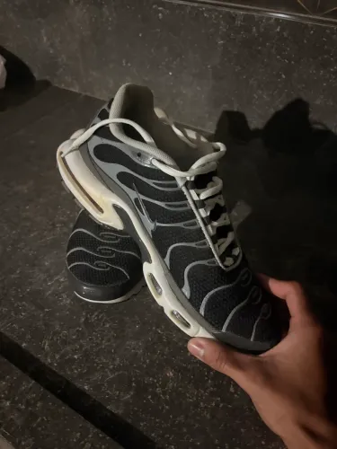 Tenis nike tn