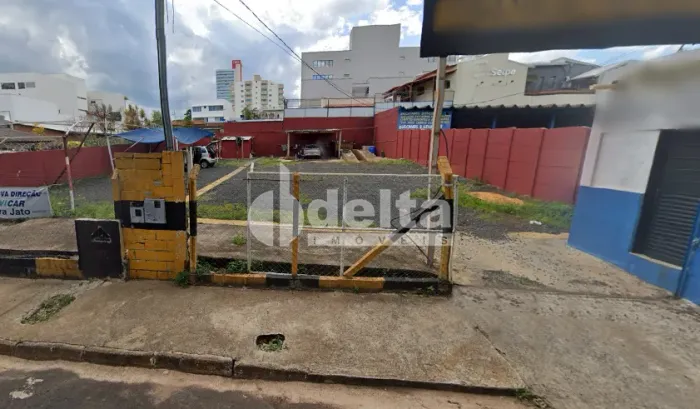 Terreno disponível para locação no bairro Nossa Senhora Aparecida em Uberlândia-MG
