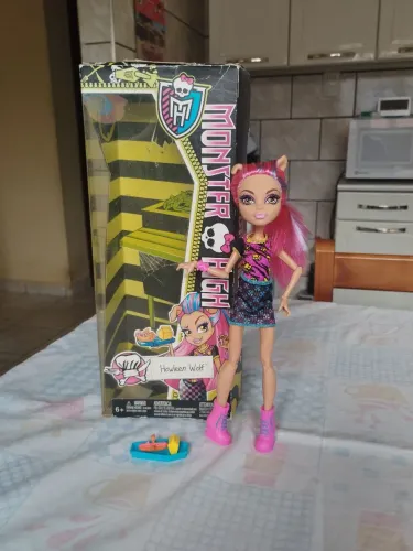 Monster High Howleen Creepateria 