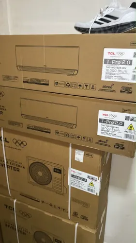 Ar condicionado TCL 18000 Btus inverter com Wi-Fi nova