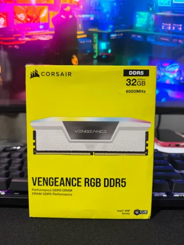 Corsair vengeance rgb ddr5 6000mhz cl36 semi nova