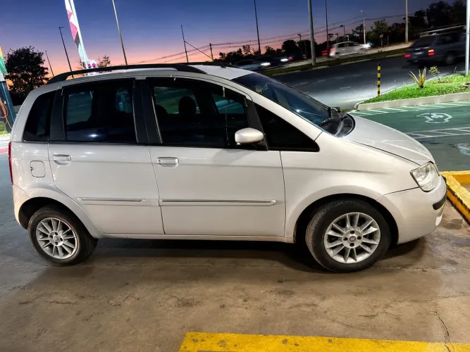 Fiat Idea ELX 1.8 MPI Flex 8V 5P 2010