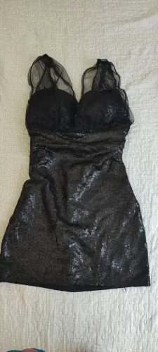 Vendo vestido paetê, tubinho.