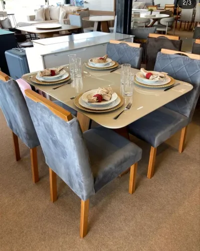 Mesa de Jantar 4 Lugares Em Madeira Maciça 