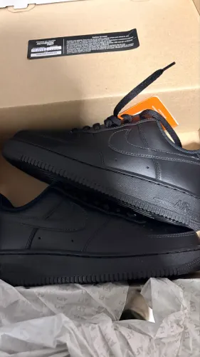 Tênis Air Force 1 preto tamanho 38