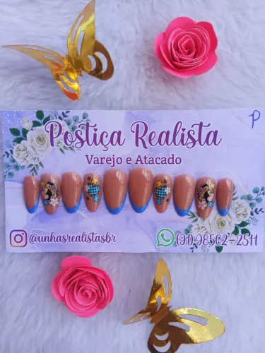 Unha postiça realista atacado 