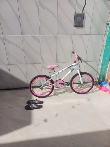 Bicicleta infantil feminina