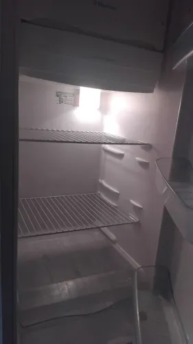 Geladeira pequena antiga