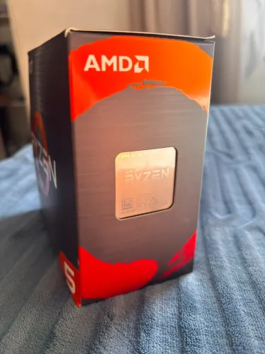 Processador AMD Ryzen 5 3400G com Vídeo Integrado Vega 11 (Completo na Caixa)