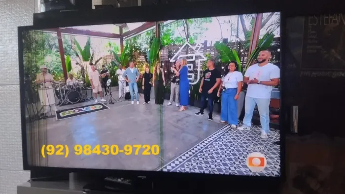 Tv Samsung 60 polegadas, com algumas listas na tela, não é smart, apenas R$ 280 levar logo