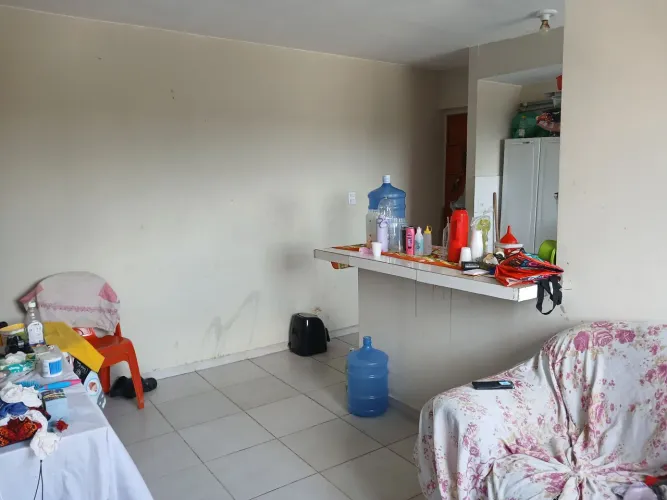 Apartamento no conjunto habitacional em Canudos