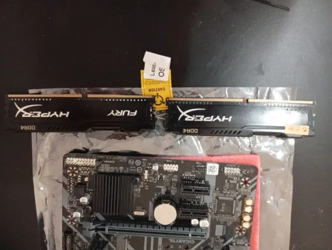 Vendo kit upgrade I5 9400f + pl mãe gygabite h310m + 16gb de memoria DDR4 