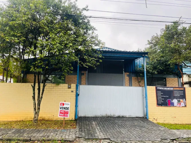 Pavilhão à venda no bairro Santa Augusta!