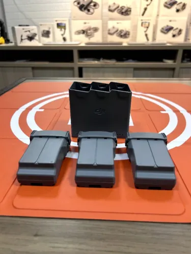 3 Baterias DJI Mini 5 Pro + Hub de Carregamento - KIT COMPLETO