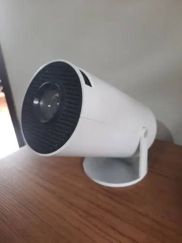 Projetor Portátil HD c/ Wi-Fi e Bluetooth.