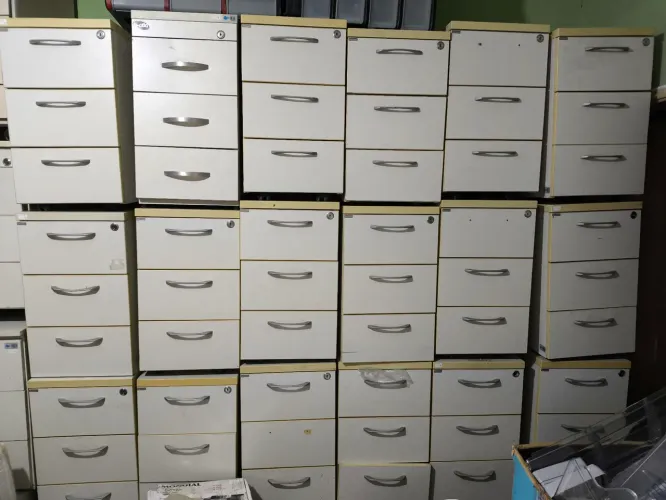 Lote com 35 gaveteiro de escritório 