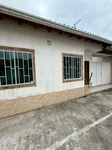 Casa em Rio das Ostras, 2 quartos, garagem, churrasqueira
