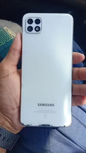 A22 128 gigas 5g estar com a tela trincada e o botão de aumentar não estar pegando