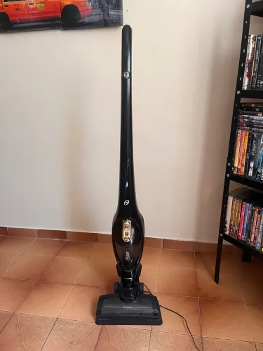 Aspirador De Pó Vertical 2 Em 1 Duo Clean 110w Oster Cor Preto