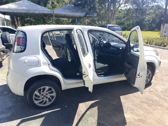 Fiat Uno Attractive 1.0 EVO Fire Flex 8V 5P 2021